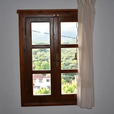 Fenareti Village House Makhairoi